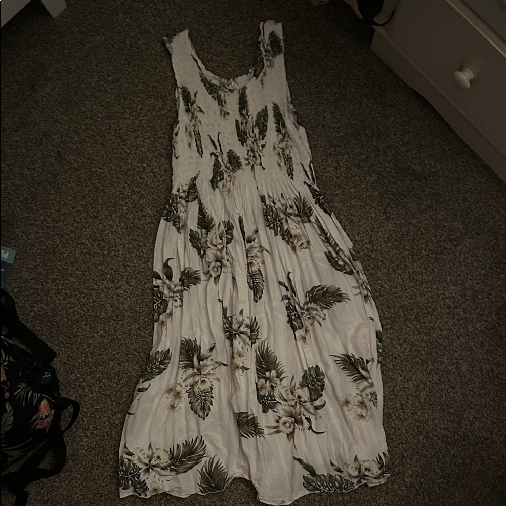 Floral Sleeveless Maxi Dress - White and Green